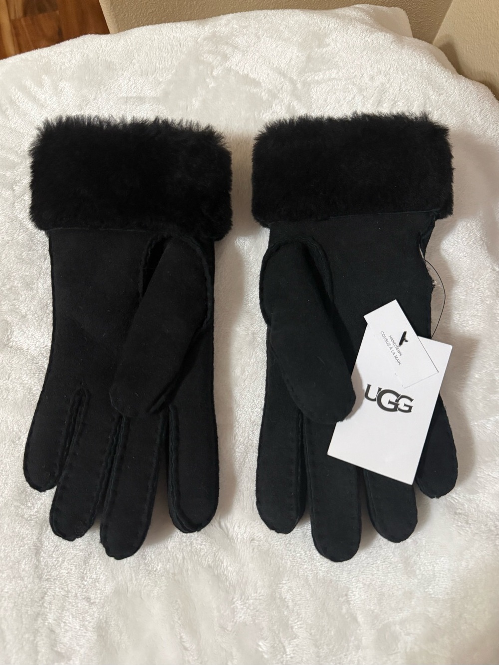 NWT UGG Women's Black Sheepskin Shearling Gloves Fur Trim Size Small